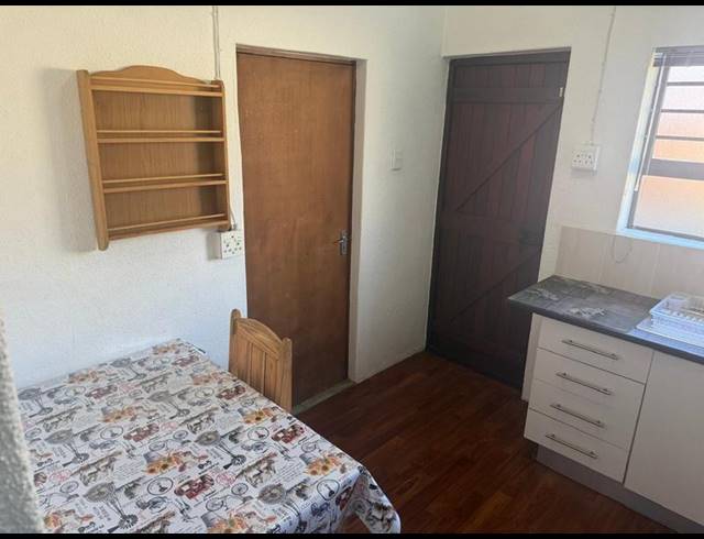 1 BEDROOM PROPERTY TO RENT IN BRACKEN HEIGHTS